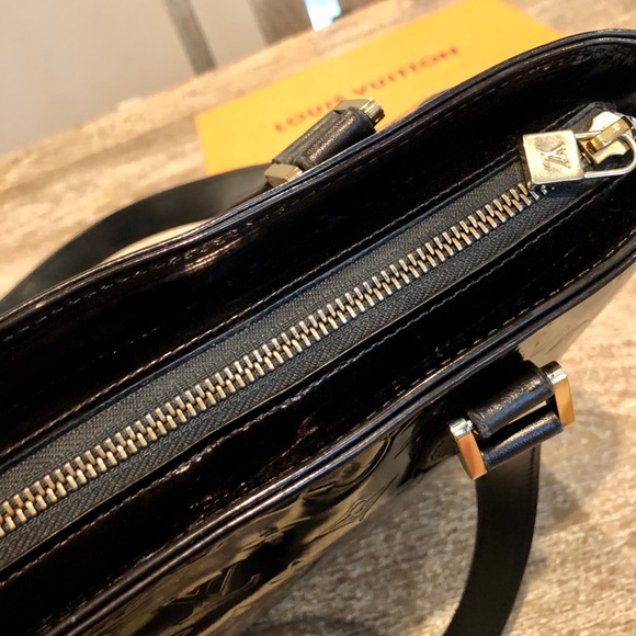 (SOLD) Louis Vuitton Houston - Picture 3 of 11